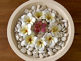 お花の水盤　アジアン雑貨