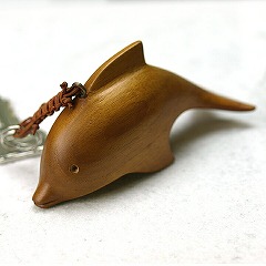 木製キーホルダー　イルカ